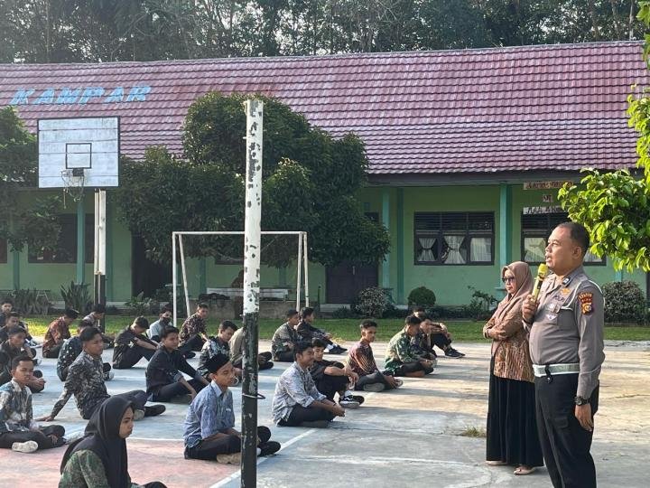 Polres Kampar Ajak Pelajar MAN 4 Menjadi Agen Penggerak Tertib Berlalu Lintas